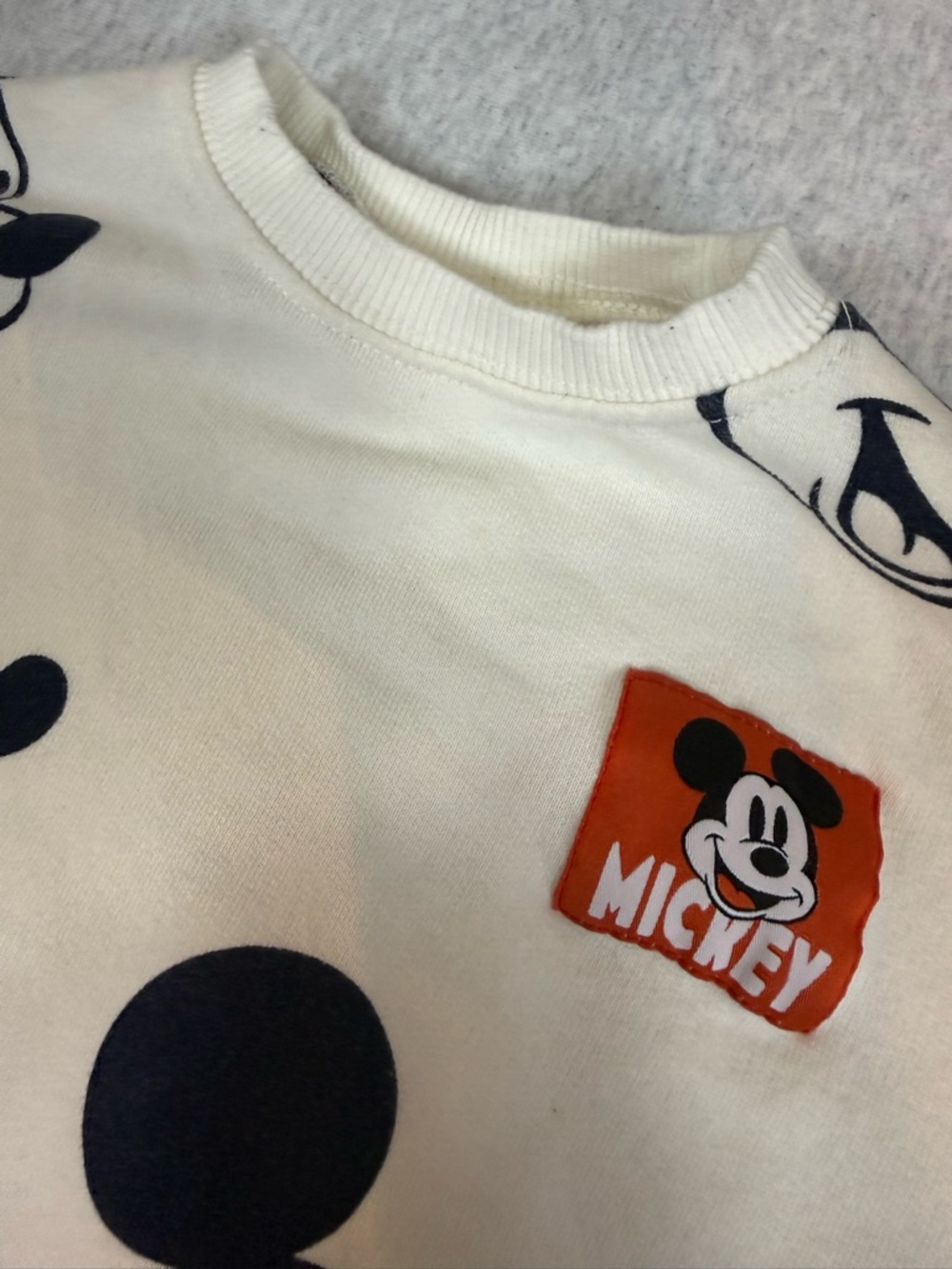 Zara x Disney Mickey Mouse Sweat Set - 2T - Picture 5 of 9